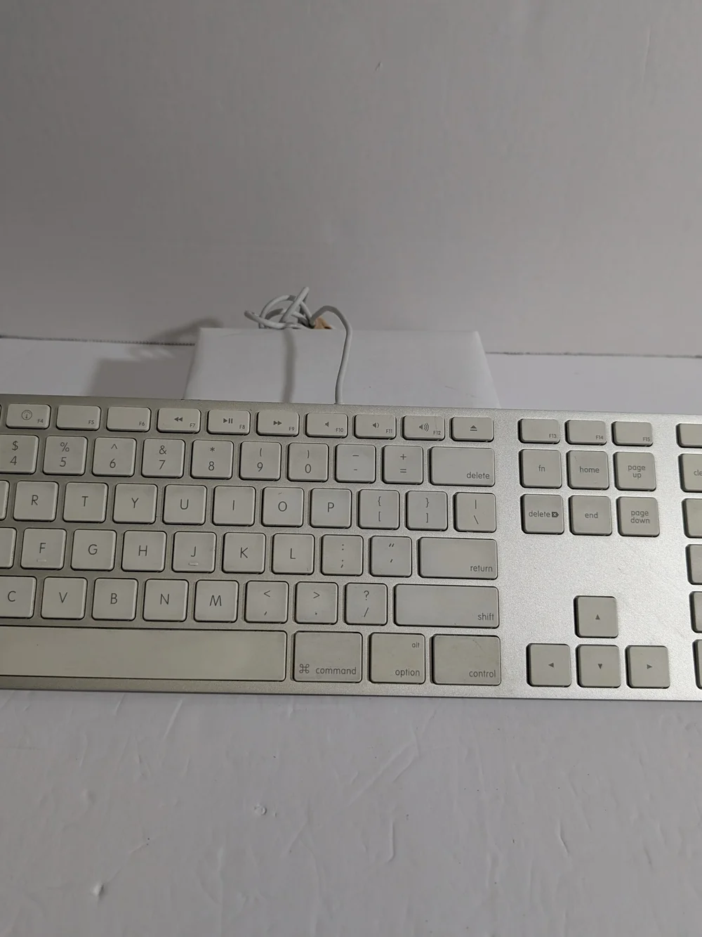 Apple Wired Keyboard with Numeric Keypad - Silver/White